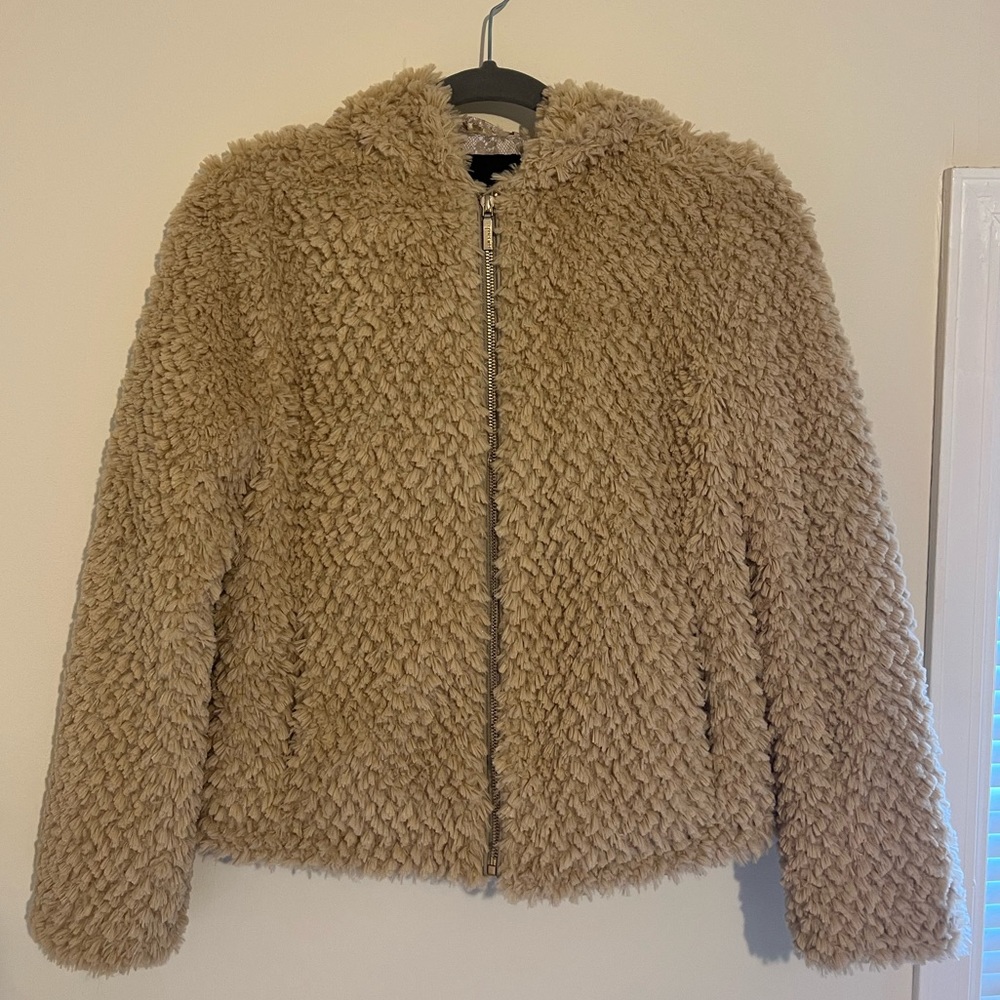Macy’s size XS super soft beige faux fur teddy jacket